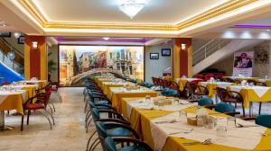 هتل عالی قاپو اصفهان رستوران