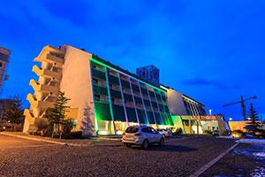 نمای بیرونی هتل لاله سرعین