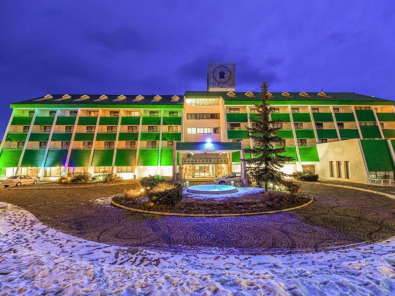 نمای هتل لاله سرعین 1