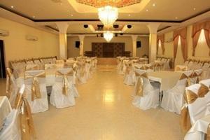 رستوران هتل نقش شاپور داراب