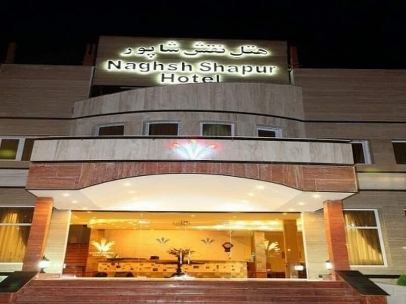 نمای بیرونی هتل نقش شاپور داراب