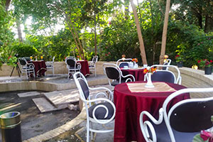 رستوران هتل پارسیان آزادی یزد