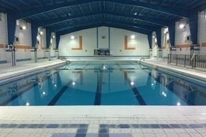 استخر هتل پردیس کرج