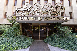 ورودی هتل چهل پنجره اصفهان