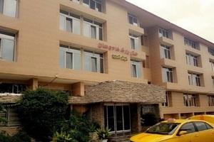 نمای بیرونی هتل کادوسان بندر انزلی