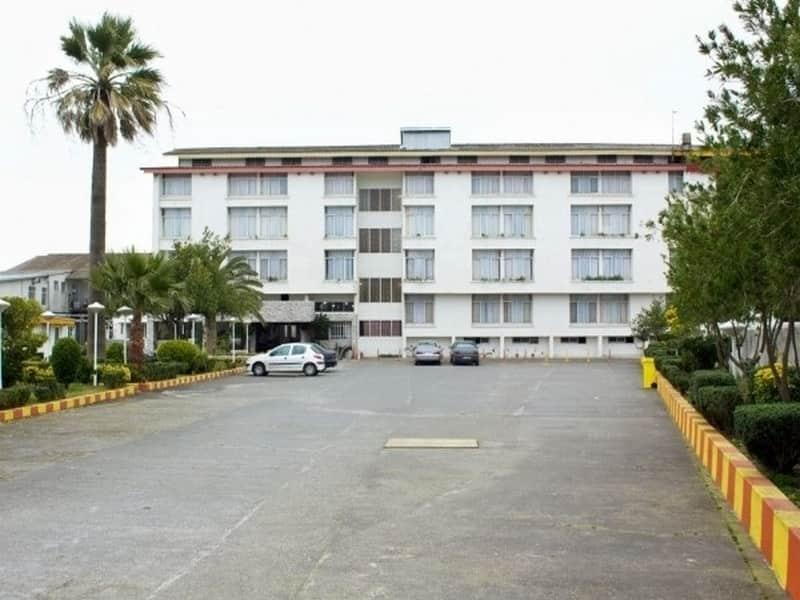 نمای بیرونی هتل کادوسان بندر انزلی