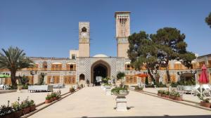 هتل کاروانسرای وکیل کرمان نماي بيروني