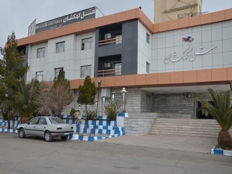 نمای بیرونی هتل کهکشان سیرجان